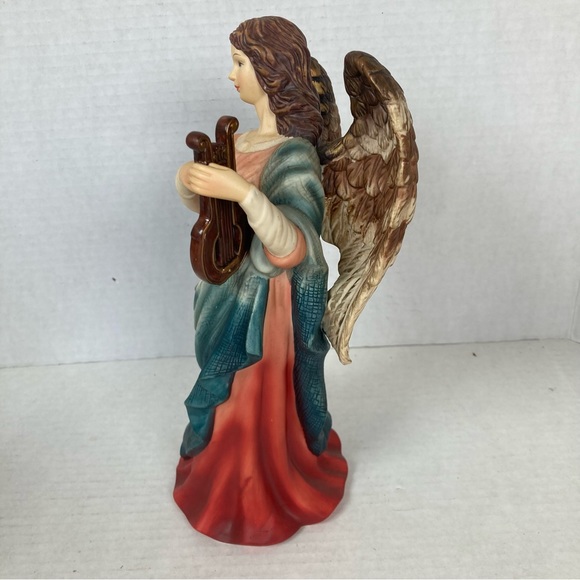 O'Well Grandeur Noel 2 Piece Porcelain Kneeling Angel and Angel Playing Harp - Picture 3 of 16